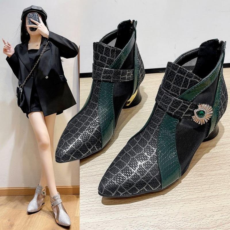 Новая обувь Туфли на высоком каблуке Туфли с вырезами Толстый каблук Модная и универсальная обувь Крутые ботинки Женские ботинки 34 чёрный 2965₽