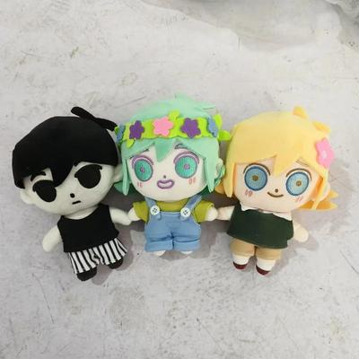 Muñeco de Peluche del Juego OMORI de 16 CM Juguete Almohada Rellena Juguetes de Peluche Soleado Lindo Omori para Niños Regalo de Navidad Cumpleaños
