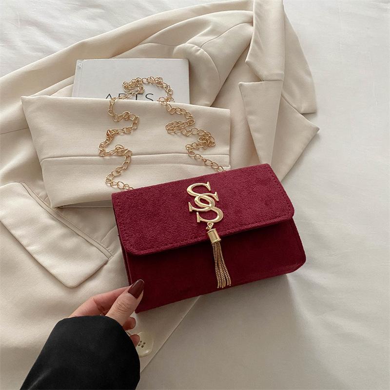 

Simple casual small square bag 2025 winter retro niche fashion messenger bag women s new personality trend shoulder bag красный