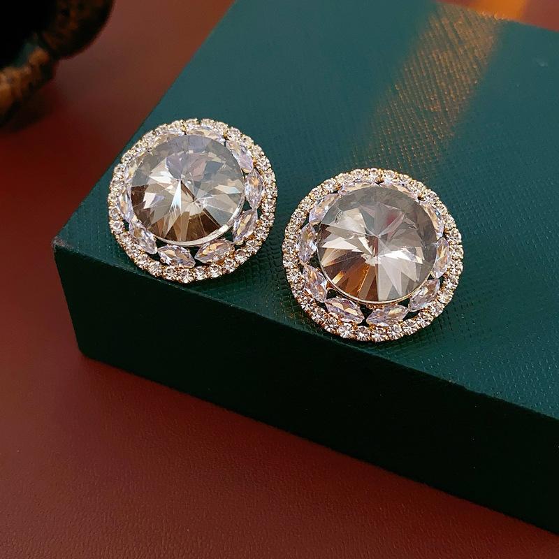 Silver Needle Diamond Round Stud Earrings Court Style Light Luxury Exquisite Earrings Design Sense Niche Earrings