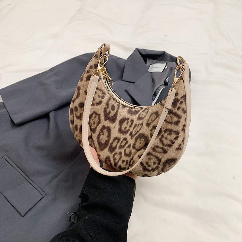 Autumn leopard print beautiful shoulder armpit bag retro personality casual temperament portable crescent bag