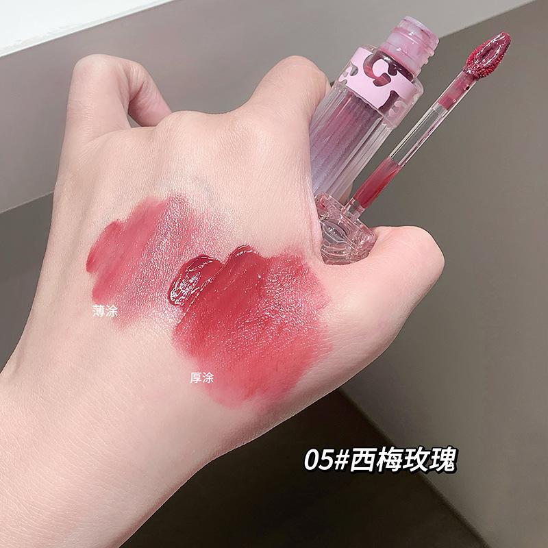 Gegebear Charming Pink Glossy Lip Gloss Mirror Finish For Bright Complexion