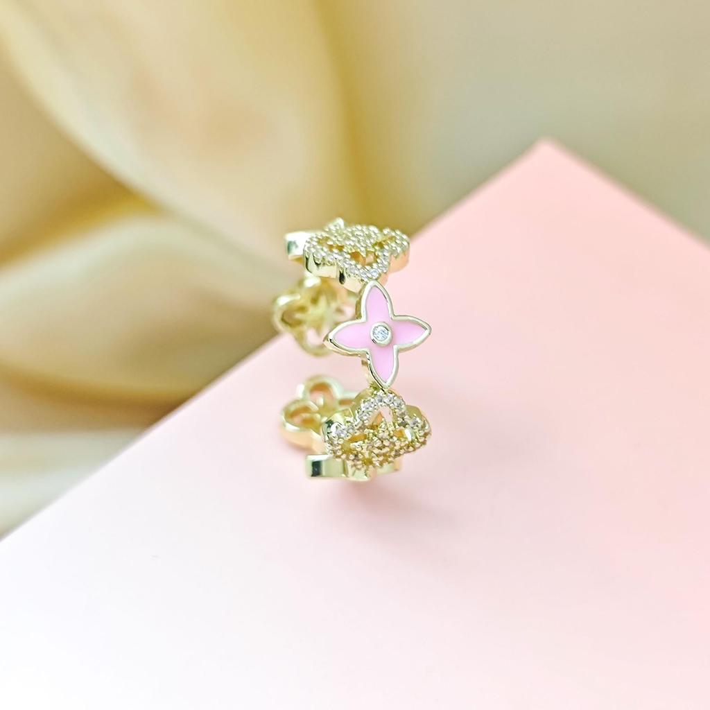Korean Style Four-Leaf Clover Ring for Women - Elegant, Intricate, Classic Design, Versatile Flower, Open Adjustable, Light Luxury Accessory.