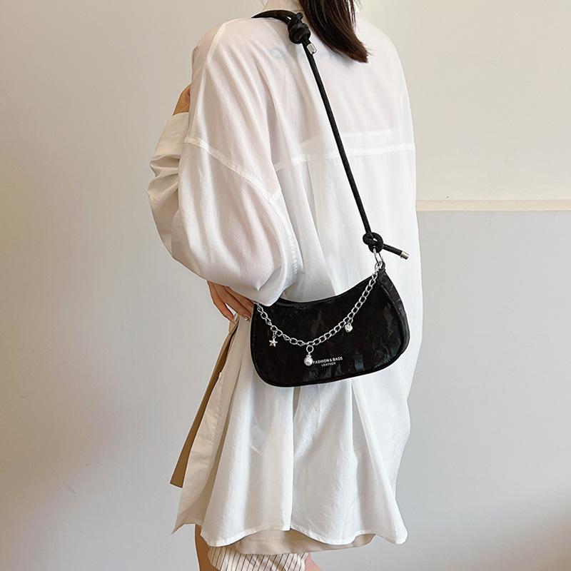 Niche Design Exquisite Bag Summer New Pearl Chain Underarm Bag Fashionable One-shoulder Crossbody Crescent Bag