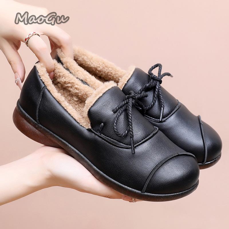 Comfortable Ladies Flat Shoes Women's Soft Sole Non-Slip Casual Shoes for Daily Walking Slip on Short Plush Loafers Warm Winter