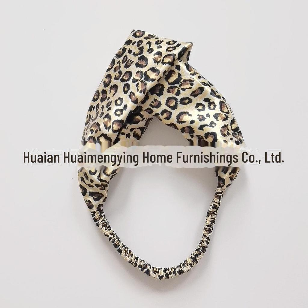 Seidenaugenmaske mit Leopardenmuster und Zubehörset: Enthält Kissenbezug, Haarband, Stirnband und lichtundurchlässige Schlafmaske.