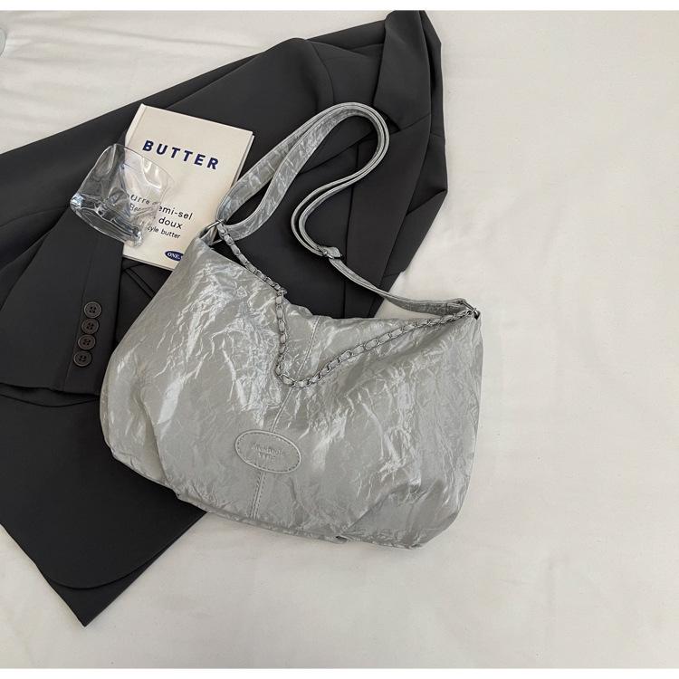 Urban Minimalist Large-Capacity Commuter Shoulder Bag for College Students - High-Quality Crossbody Bag