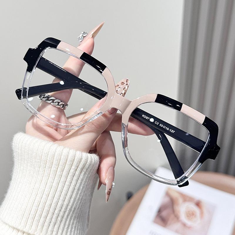 New Fashionable HD Anti Blue Light Glasses Men's and Women's Square Ultra Light Contrast Color Glasses Frame