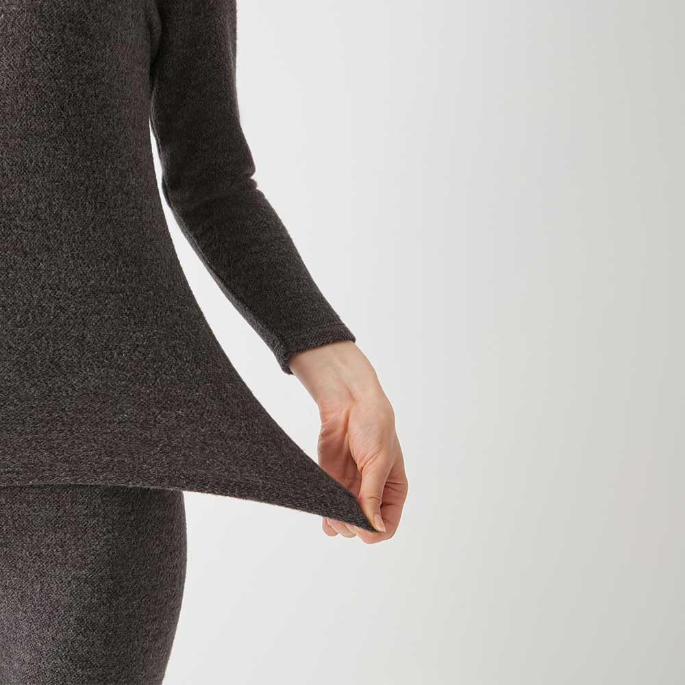 Gunze HOTMAGIC MH9545 Long Sleeve Thick Brushed High Black Motif Women's Innerwear, Fabric, Moisture-Wicking, Heat-Generating, Warm, Neck,
