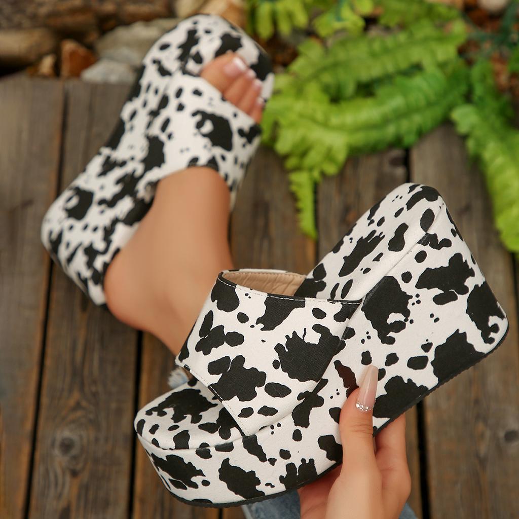 Fashion Women Slippers Summer 2025 New Casual Wedge Slippers Thick Soled High Heeled Platform Shoes Outdoor Luxury Sandals Slides Women