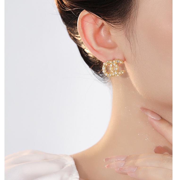 Trendy Double C Stud Earrings: Chic & Luxurious Fashion Jewelry