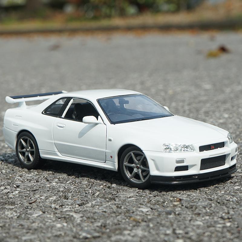 Welly 1/24 Nissan Skyline GTR R34 Alloy Sports Car Model Simulation Diecast Metal Toy Racing Car Model Collection Childrens Gift