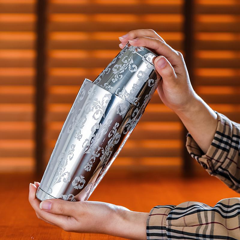 

Bar Miracle 18/8 High quality stainless steel cocktail shaker with patterned cocktail tools in Boston Hall