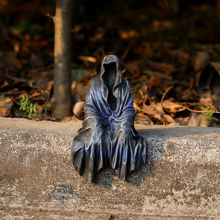 Mystical Gothic Garden Resin Figurines: Halloween Home Decor