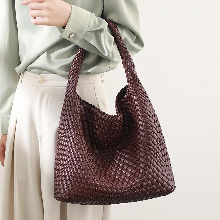 Borsa di design di nicchia tessuta a mano da donna borsa versatile borsa madre e figlio borsa a tracolla 2025 nuova borsa tote di grande capacità