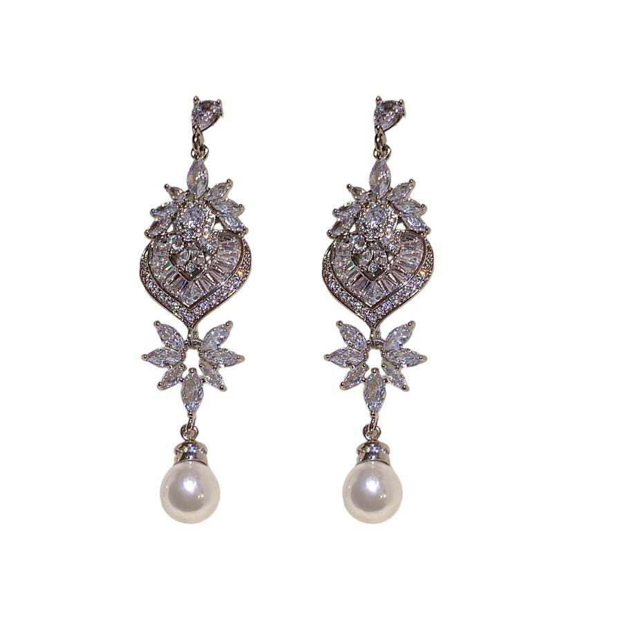 Silver Needle Leaf Love Diamond Set Hollow Pearl Earrings European and American Niche High-end Stud Earrings Fashion Temperament Earrings Women