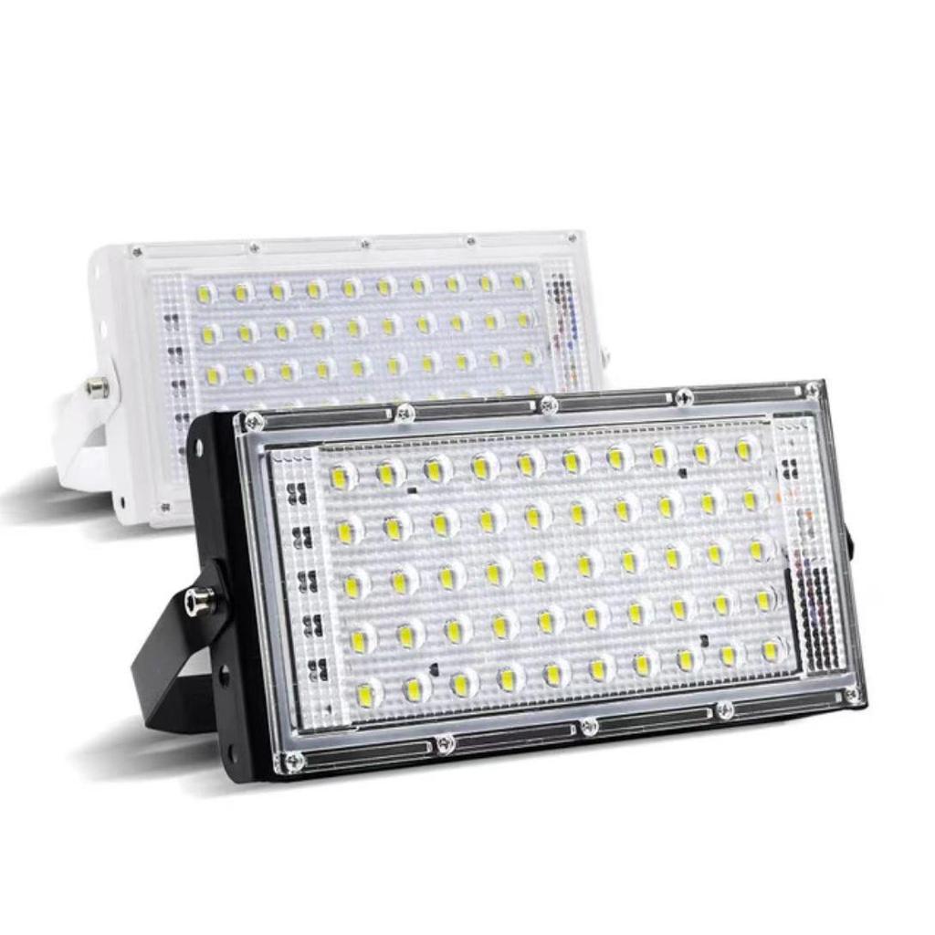 50W/100W Outdoor Waterproof LED Floodlight with European Plug, Super Bright Projection