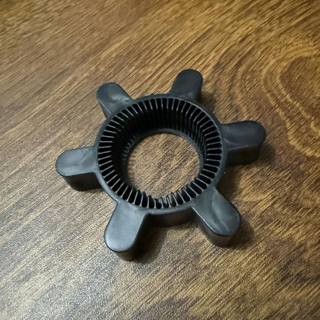 Kreativní otvírák na lahve, domácí kuchyňský nástroj a hračka, s otočným designem pro otevírání lahví Coca-Coly