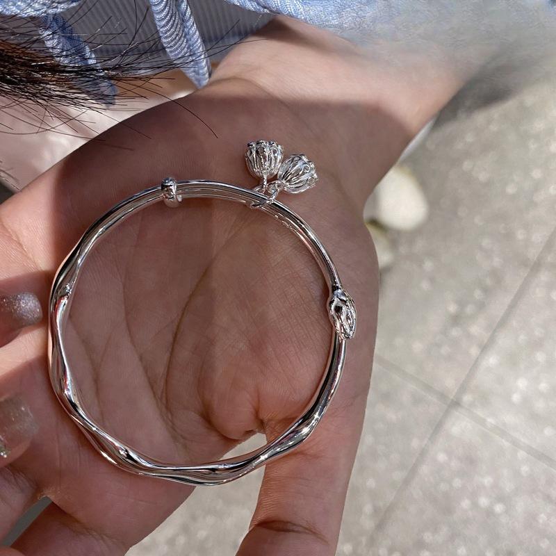 Brățară cu muguri de flori Lotus Pod Femeie Tânără Brățară simplă Push-pull Ajustabilă