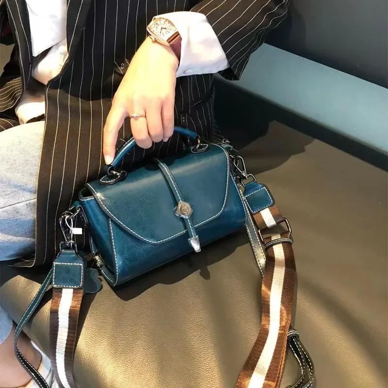 Women's Cowhide Leather Small Handbag Shoulder Phe Bag Ladies' Lightweight Cute Purse Messenger Crossbody Bag Versatile