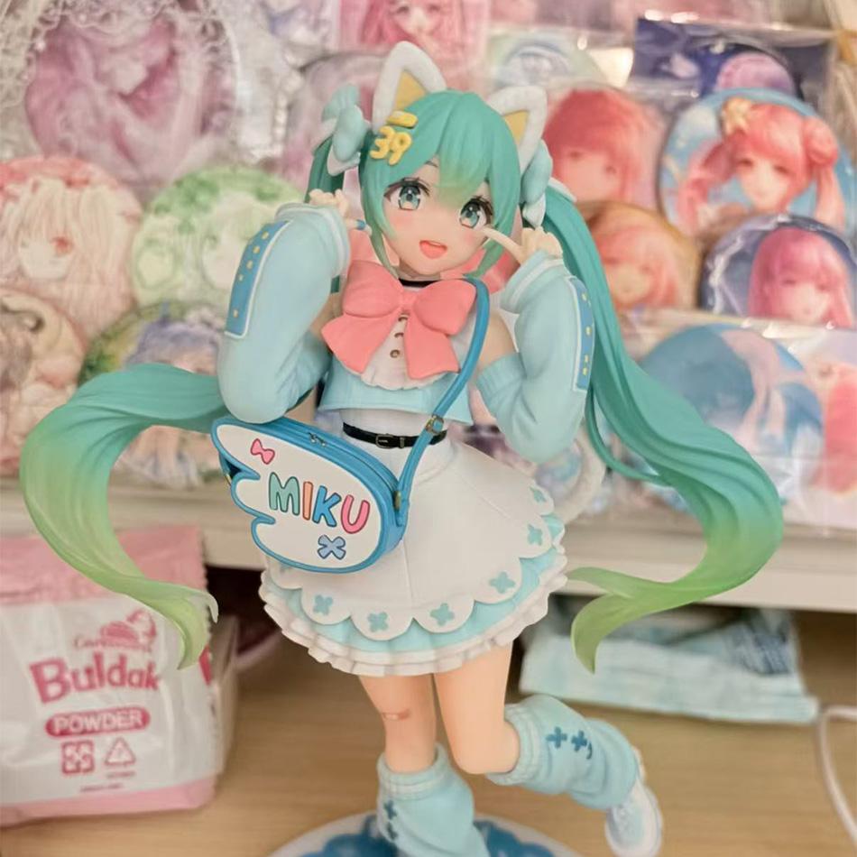 19cm In Stock Fancy Ver Hatsune Miku Fashion Figure Anime Figure Model Collector Figurine Toys for Children
