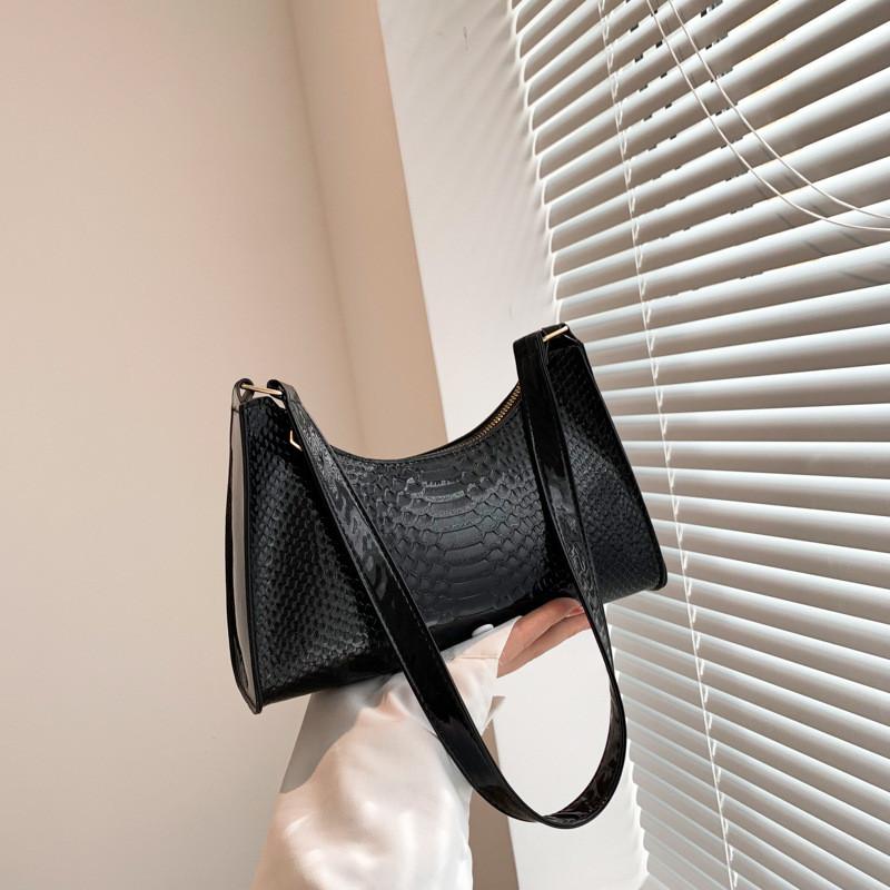 

Chic Trendy Womens Pu Handbag Stylish Shoulder Bag For Fall And Winter Seasons