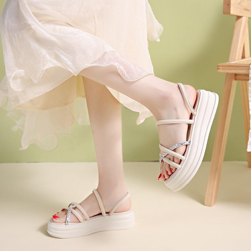 Thick-soled cool slippers, versatile with skirts, two sandals, summer new small one-word drag
