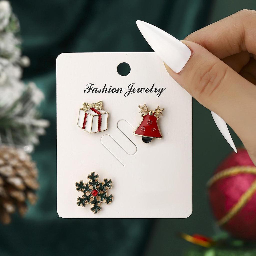 Exquisite Alloy Snowflake Reindeer Christmas Hat Brooch