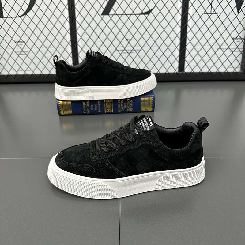 New Autumn and Winter Flip Fur Men's Shoes Trendy Versatile Lightweight Casual Sports Shoes Soft Sole Comfortable Board Shoes Men