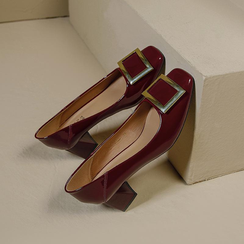 

Туфли на толстом каблуке женские весна-осень 2025 новая модель бордовые свадебные туфли с мелким вырезом лакированная кожа квадратный носок туфли-лодочки на среднем каблуке 40 бордовый