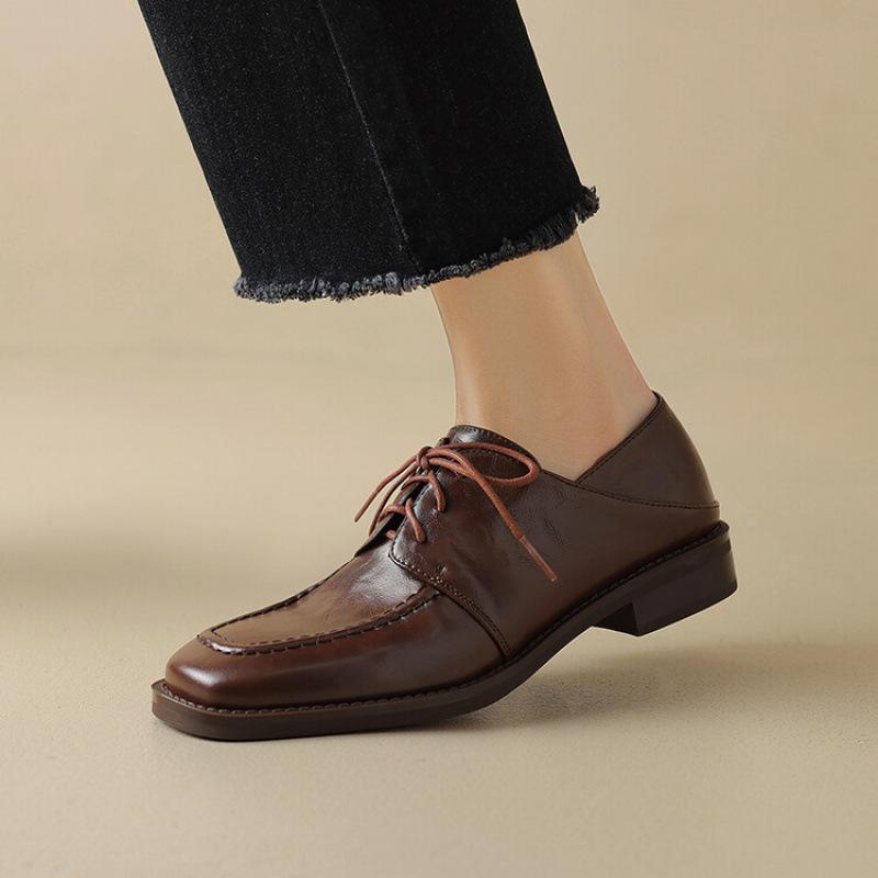 

New comfortable black small leather shoes lace-up low heel large size thick sole non-slip women s shoes round head flat heel can be worn twice single 39 коричневий