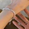 Splendido Bracciale a Doppia Catena con Perle Irregolari per Donne Ragazze Elegante Catena di Perline Gioiello Braccialetto con Ciondolo Regalo