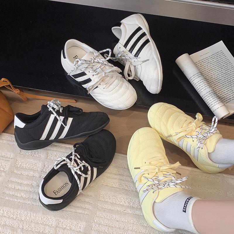 Globalne popularne buty w tym roku, czarne niemieckie buty treningowe dla kobiet 2025 nowe letnie wszechstronne sportowe buty casual dla dzieci