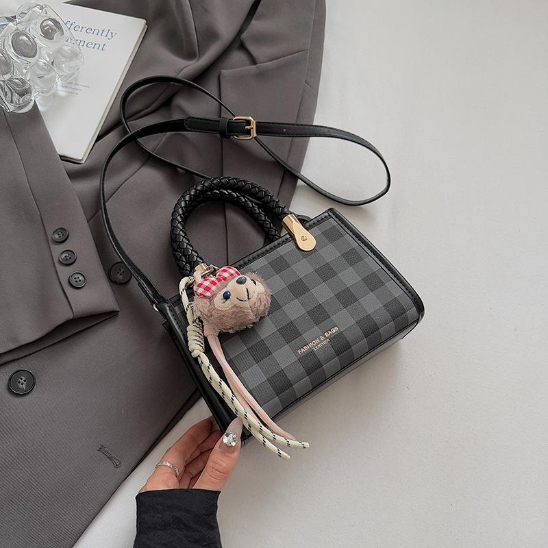 

Fashion plaid casual bag women s 2025 new trendy handbag high value simple shoulder messenger small square bag чёрный