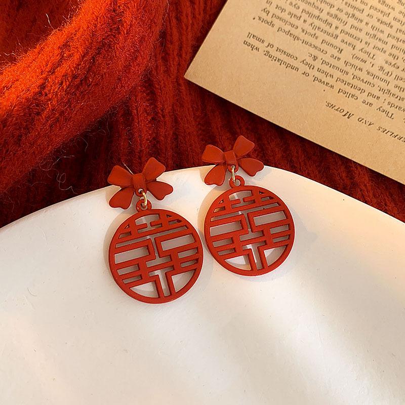 Amber Coffee French Retro Luxury Earrings - Women's Elegant Studs with Niche Design