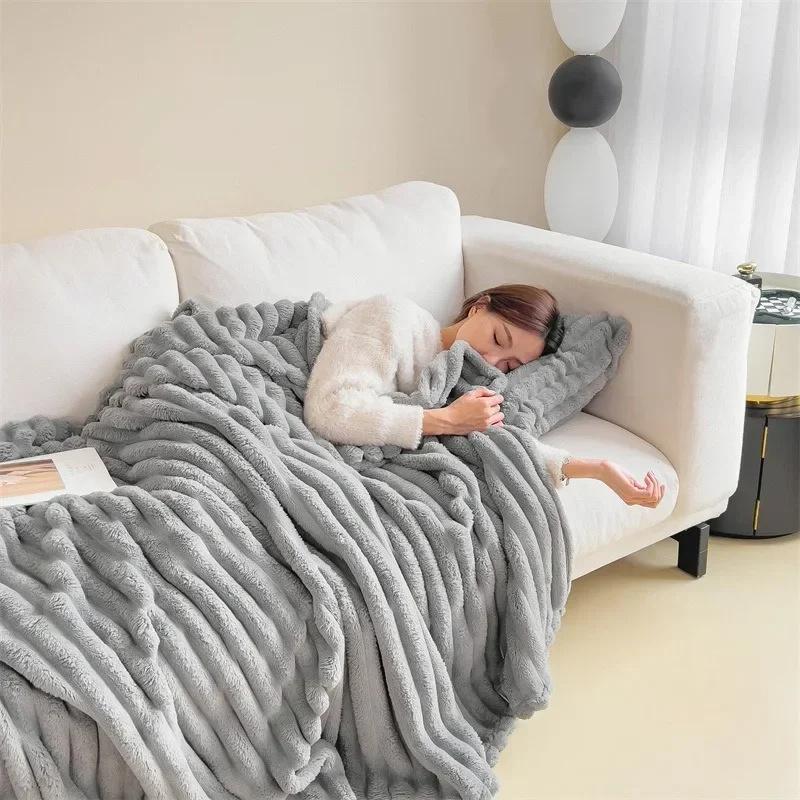 Multi-functional Throw Blanket Cool Summer Quilt Velvet Warm Blanket Flannel Multifunctional Blanket Sofa Throw Cover