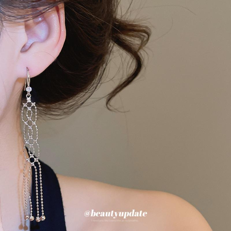 New metal zircon round fringed ear hook fashionable European and American style personalized earrings light luxury high-end earrings