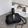 Fashionable Shell Handbag Women's Mini Shoulder Bag 2026 Stylish Personalized Crossbody Bag for Ladies Trendy Handbag