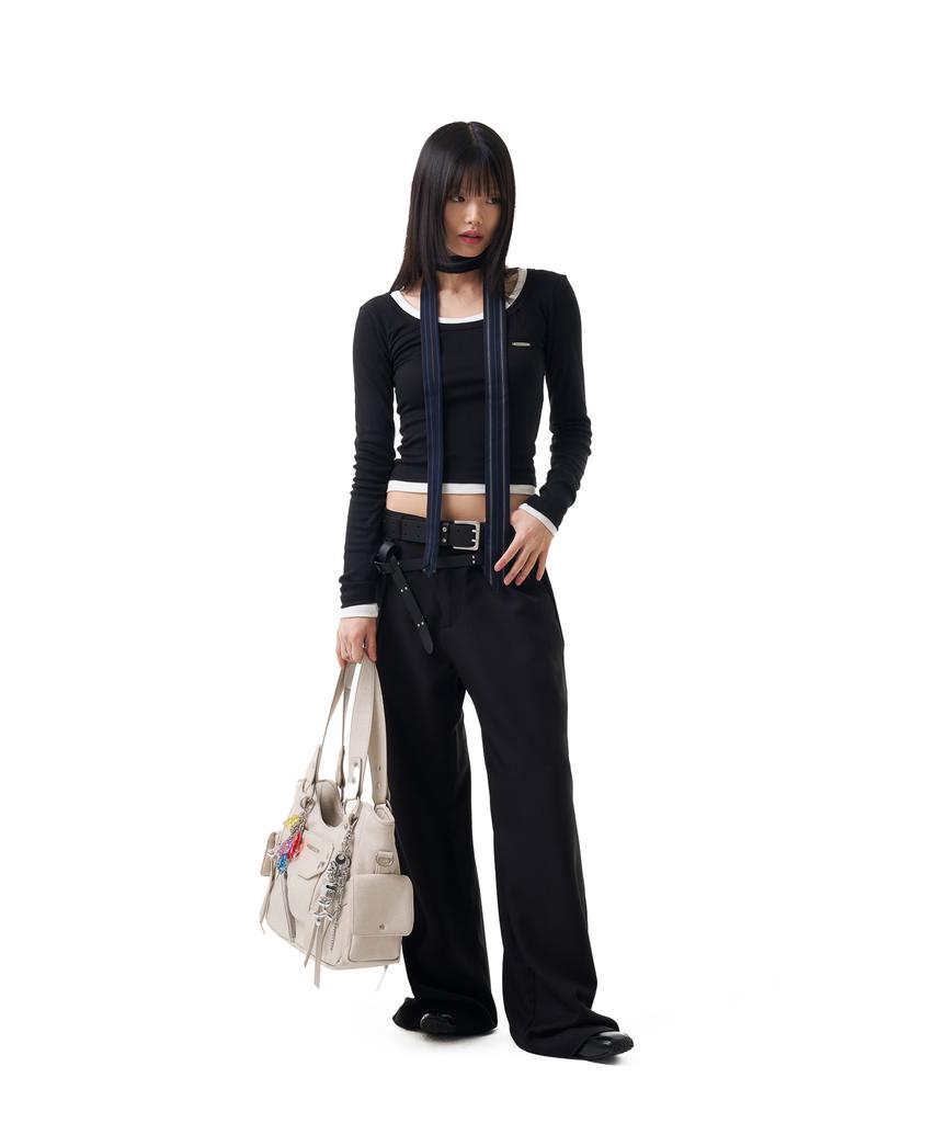 IUGAMAKARAS U-Neck Fitted Top (Black)