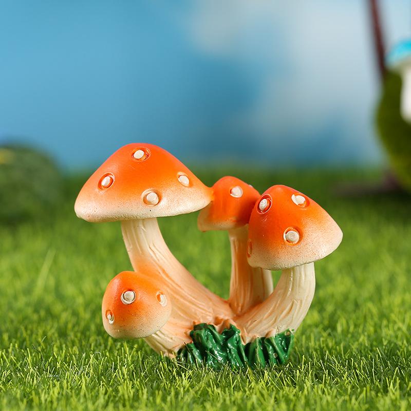 Mini Resin Mushroom Shaped Figure Ornament Home Decor Statue Waterproof Miniature Gift for Bonsai Dollhouse Fairy Garden Lawn