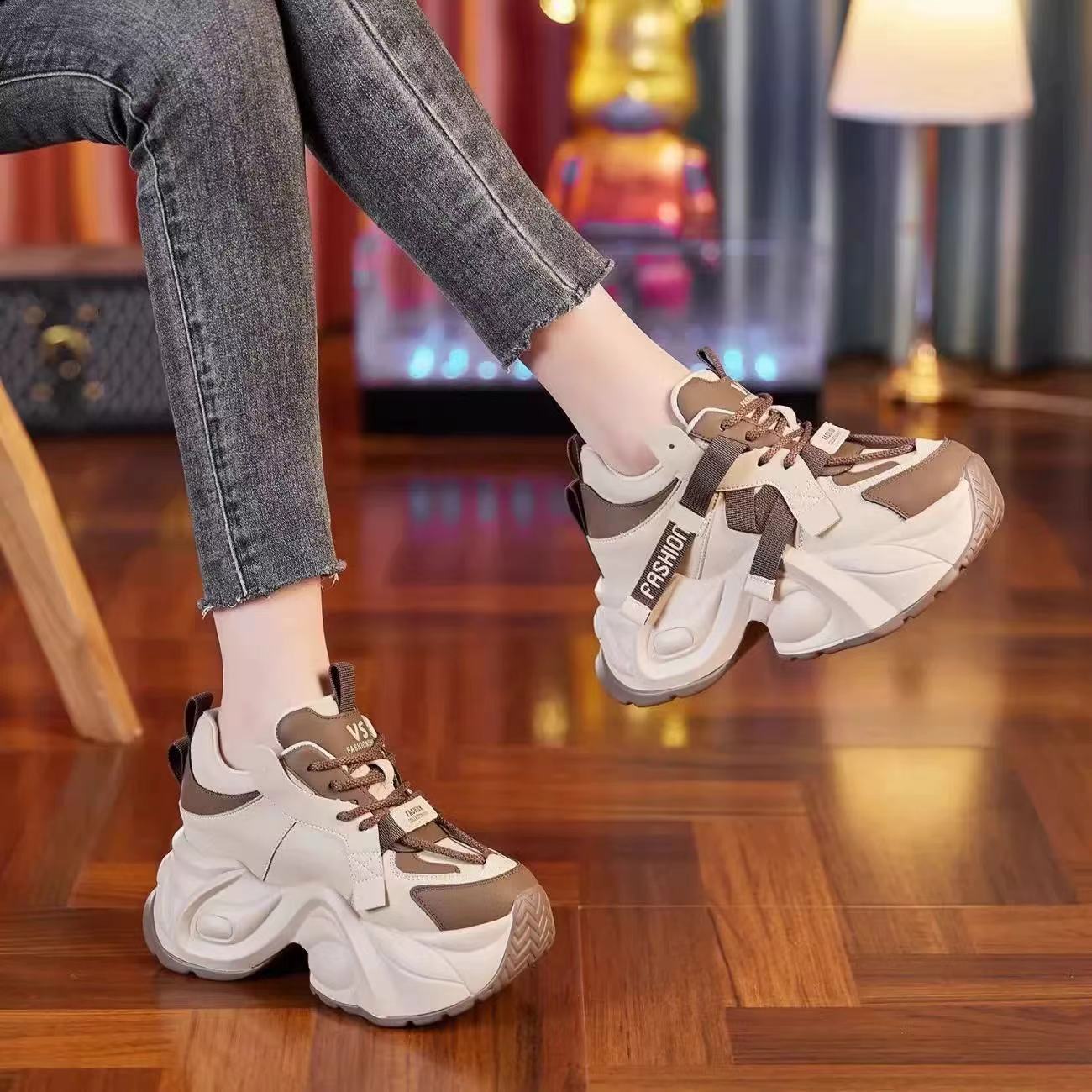 

Европейские кожаные туфли для папы, женские, лето 2024, новые туфли на платформе с кексами, повседневные, с небольшим внутренним увеличением высоты, женские туфли 34 хаки