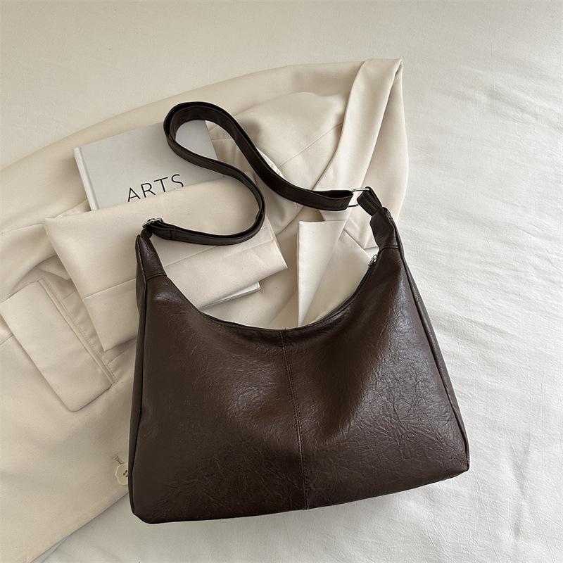 

Повседневная женская сумка-пельмень большой вместимости, новая модная универсальная сумка через плечо на весну и лето 2025 года, трендовая сумка-мессенджер