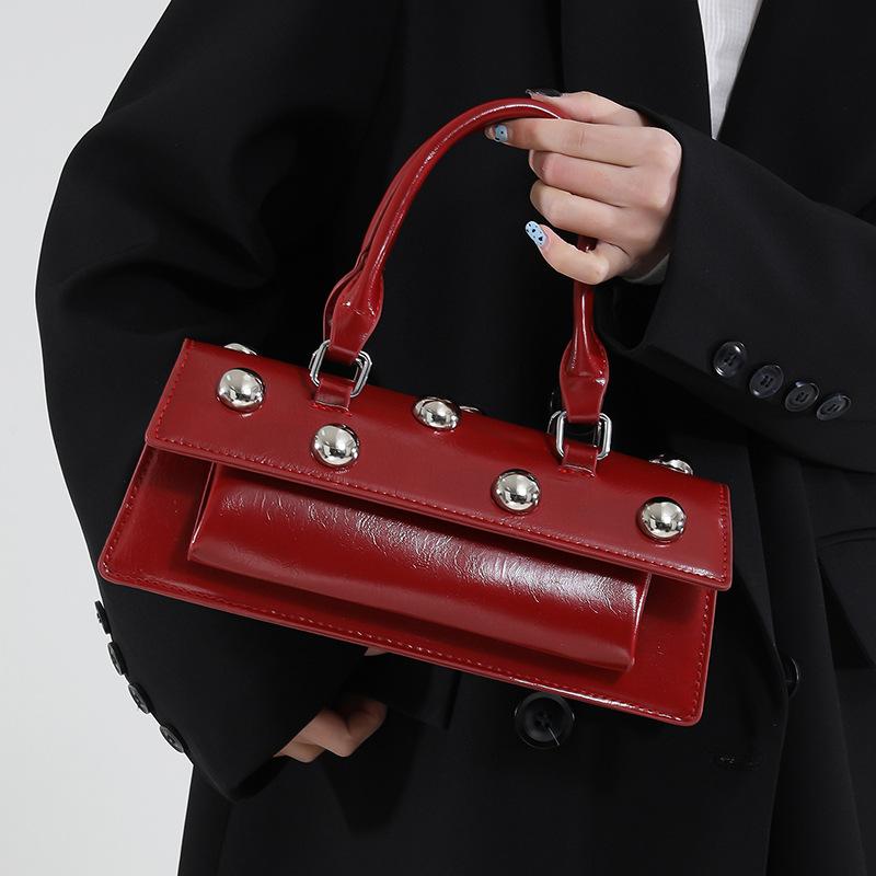 Trendy New Products, Personalized Street Style, Rivets, Portable Baguette Bags, Fashionable Spice Girl Style, Niche Versatile Messenger Bags, Women