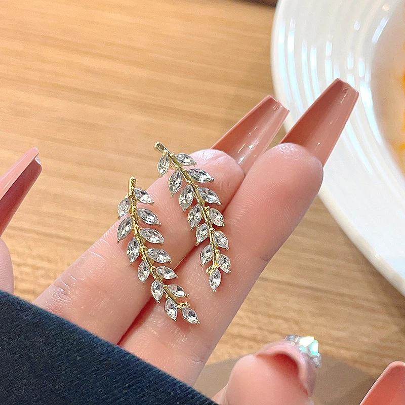 Luxury Rhinestone Leaf Stud Earrings for Women Shiny Wheat Ear Cuff Wedding Jewelry Exquisite Fashion Accessory