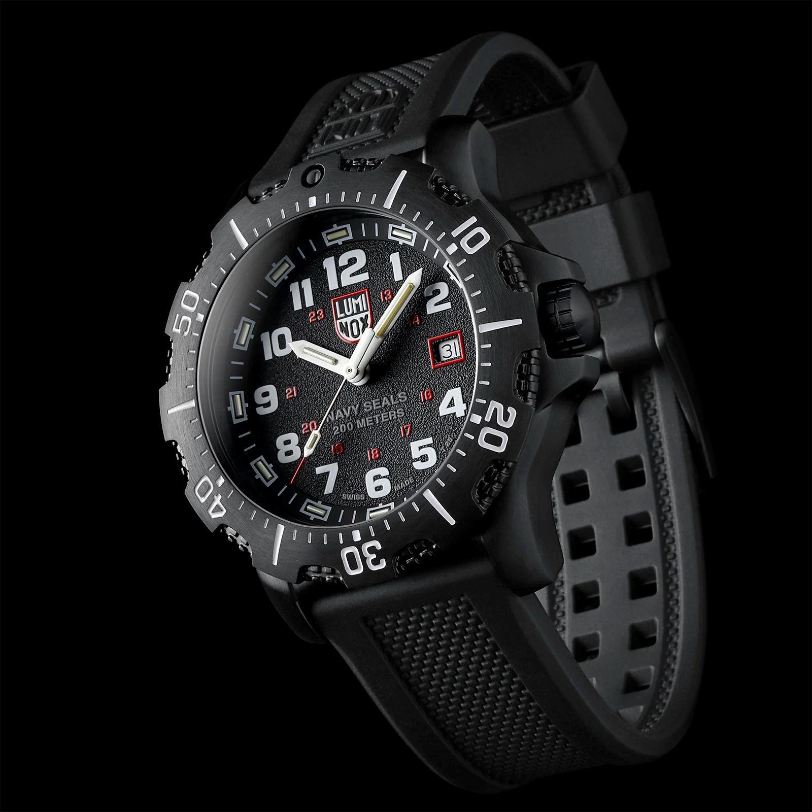 Luminox Мужские часы Navy SEAL 4230 Series XS.4231.SET – купить по