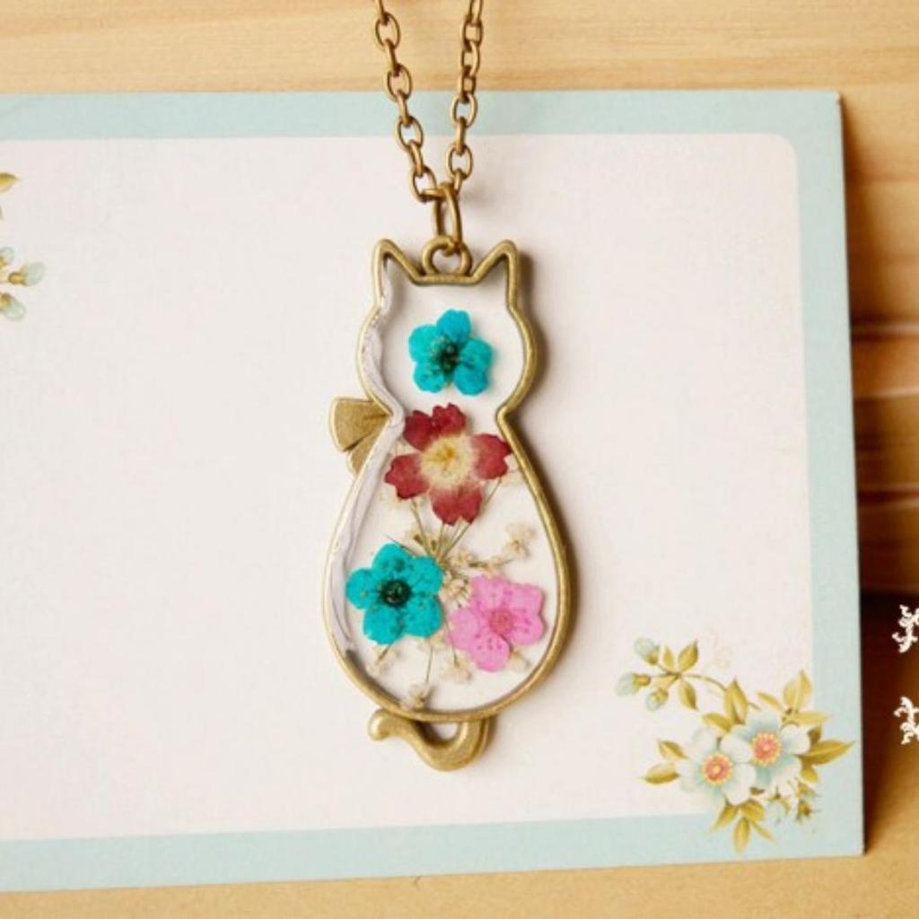 Collana con Ciondolo Gatto Fiori Secchi Naturali Fatto a Mano per Accessori Casual da Donna