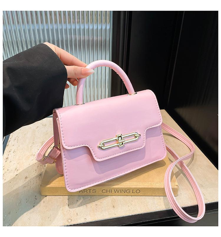 

Вместительная ретро 2025 весна новая замок модный тренд строчка женская трендовая кроссбоди на плечо маленькая квадратная сумка