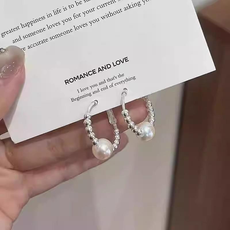 Female High-end Niche Circle Earrings