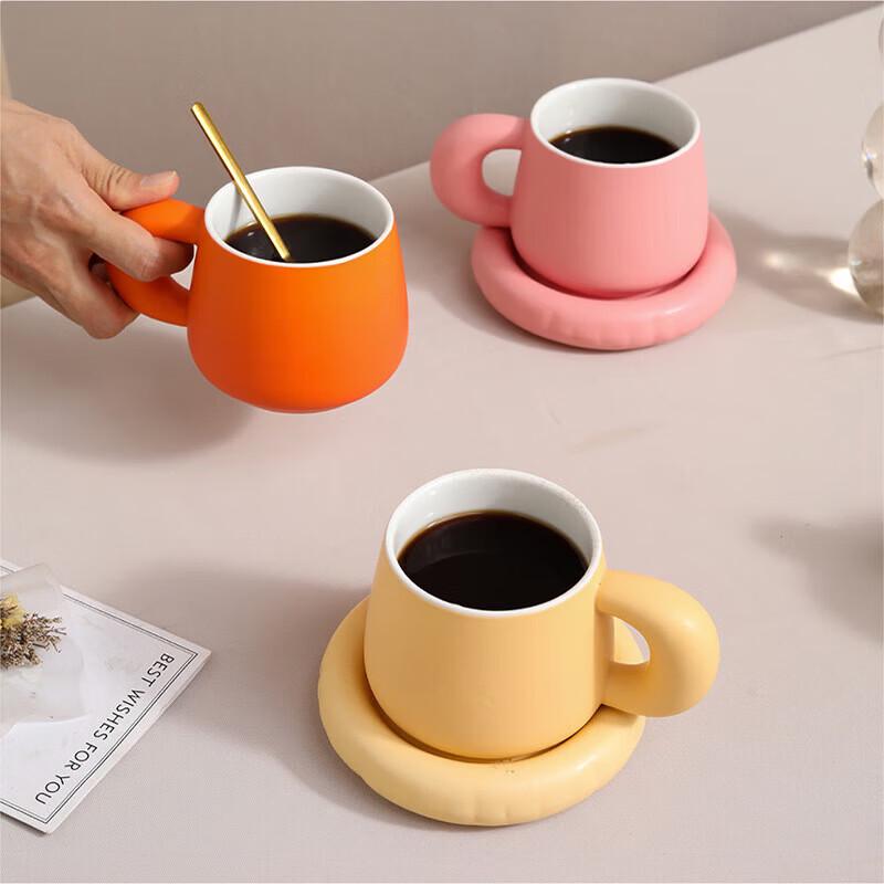 Kaffe- och mjölkmugg i keramik