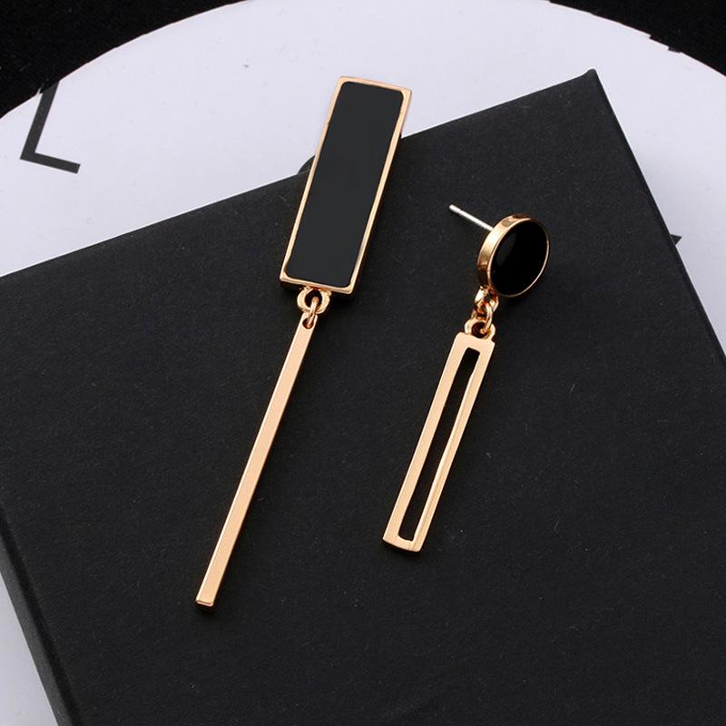 

Korean Elegant Asymmetrical Slimming Face Earrings for Women - Celebrity Style Studs and Dangles